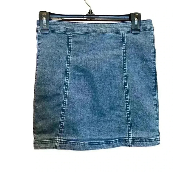 Blue Blush Mini Jean skirt - Picture 3 of 10